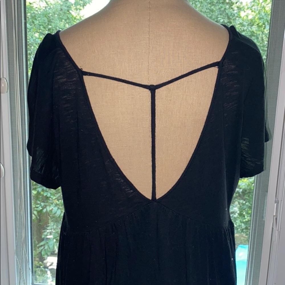 WILDFLOWER black open-back v neck babydoll tee
